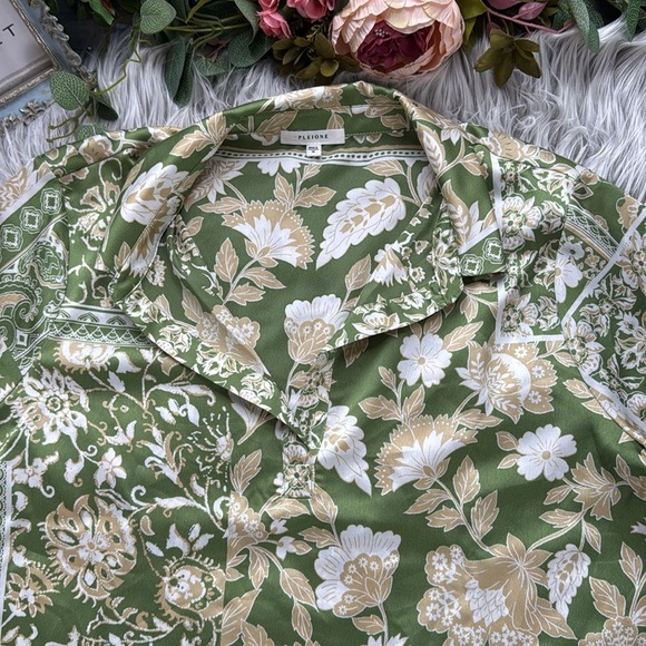 Nordstrom Deep Lime Silk-like Long Sleeve Patch Green Floral Blouse - Picture 8 of 13